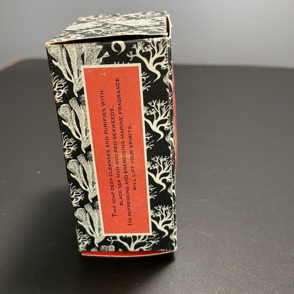 Crabtree & Evelyn Black Sea Mud - Picture 4 of 5